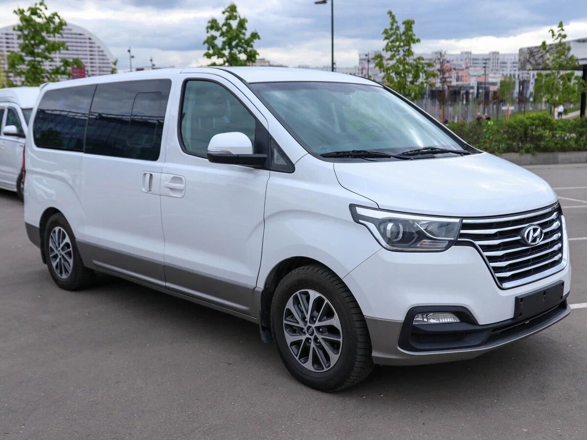 Микроавтобус Hyundai Starex